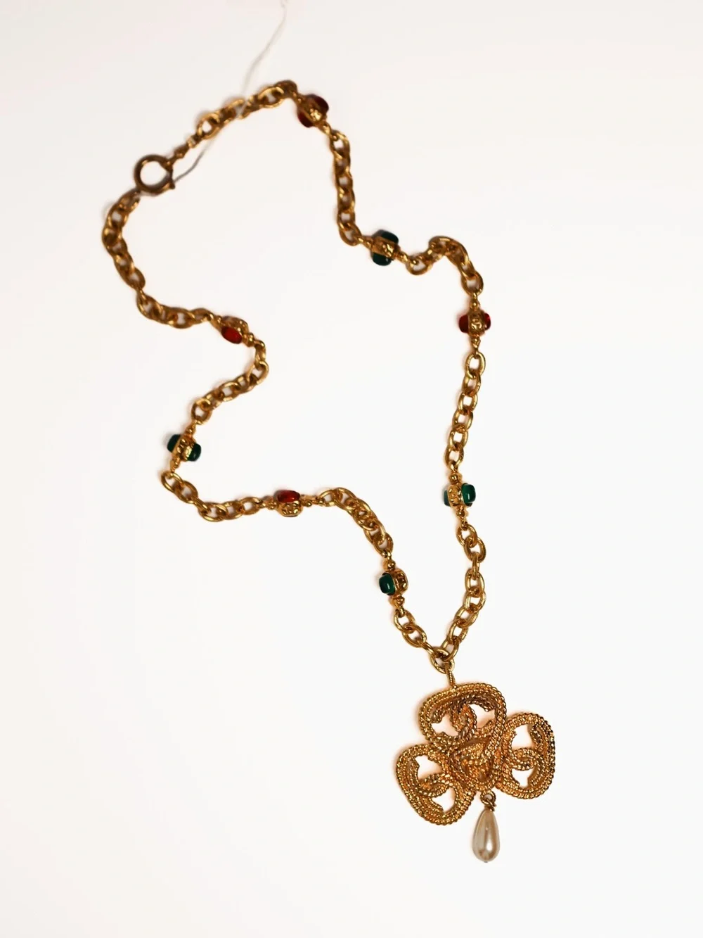 Authentic Vintage Chanel CC Trinity Clover Pendant Gripoix Necklace